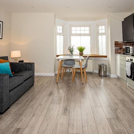 Bright And Luxurious Flat In The Heart Of Reading Apartment Exterior foto
