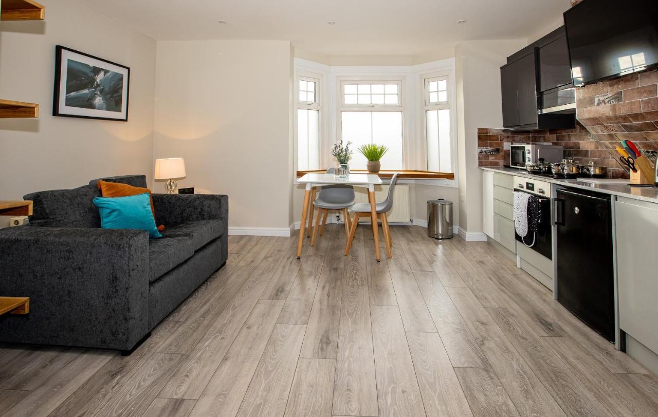 Bright And Luxurious Flat In The Heart Of Reading Apartment Exterior foto