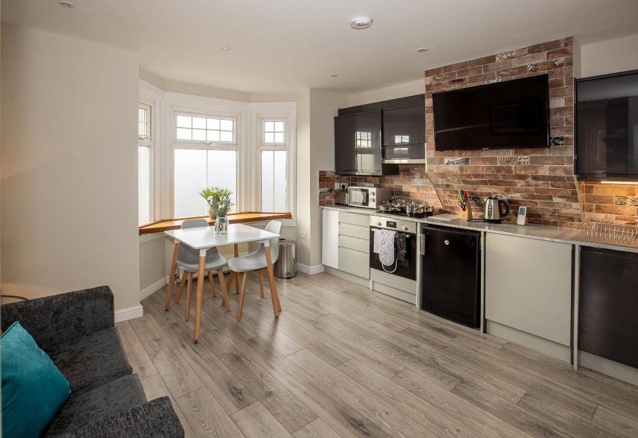 Bright And Luxurious Flat In The Heart Of Reading Apartment Exterior foto